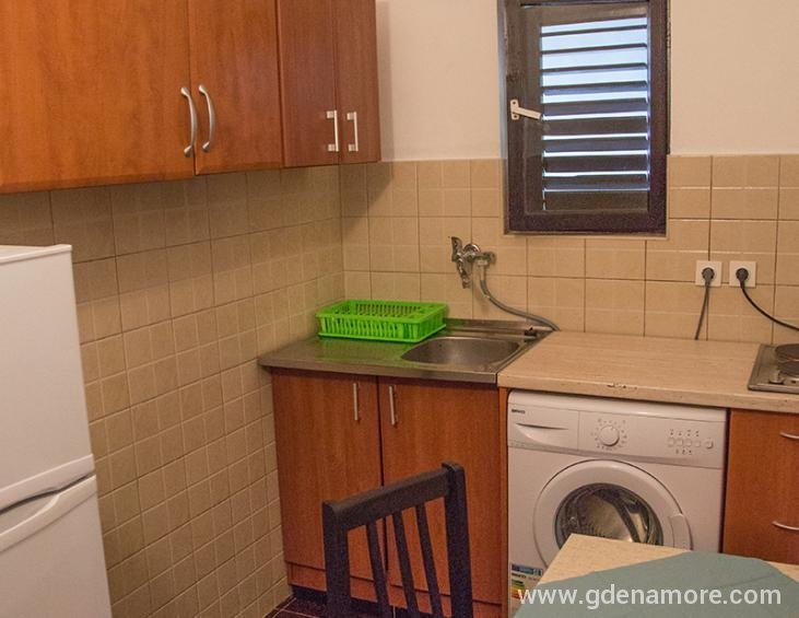 apartman 5, kuhinja